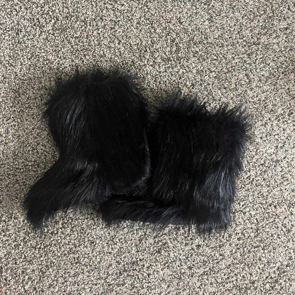 Fur boots